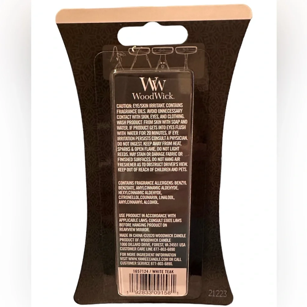 New Woodwick Auto Reed Starter Kit with 3 packages of assorted refills - Picture 3 of 5